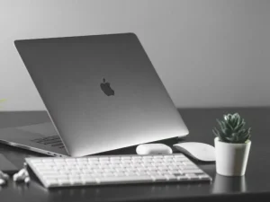 لپپ تاپ با کیفیت و بالا رده اپل 2024 MacBook Air با پردازنده M3 مناسب برای استفاده عمومی، مالتی مدیا و ویرایش تصاویر چه ویژگی هایی دارد؟